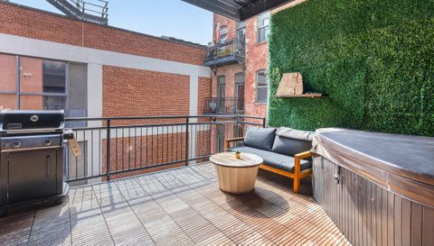214 E 14th St