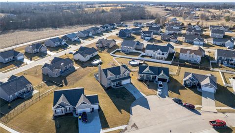 113 Creek Hollow Way