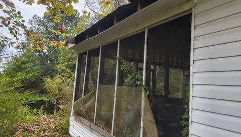 2611 Holmes Creek Rd