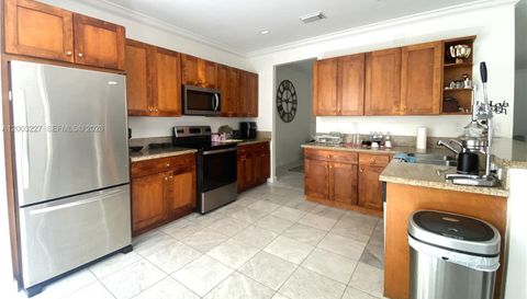 10770 74th Ln