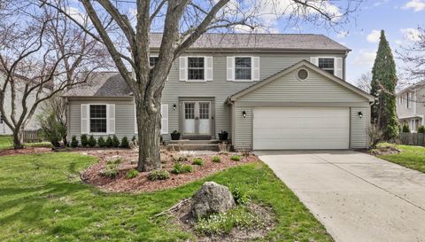 690 Honeysuckle Dr