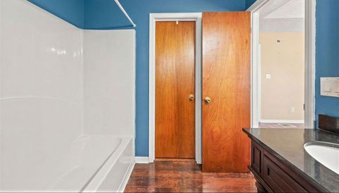 1815 Pointed Leaf Ln