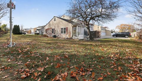 24145 Meadowbridge Dr