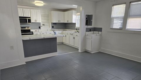 4710 Springfield Blvd