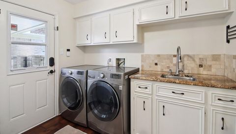 2406 Silver Falls Dr