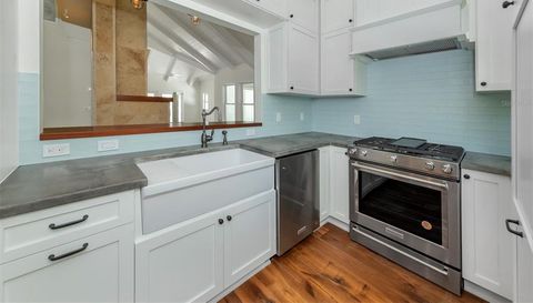 715 Eagle Point