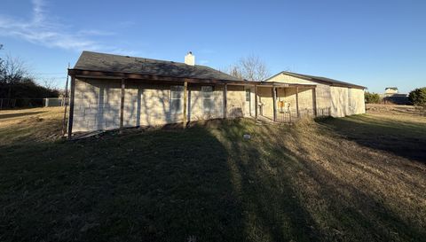 4908 S Clear Creek Rd