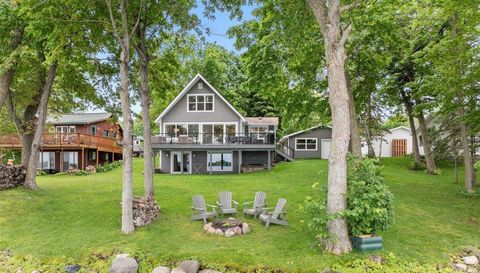 1725 White Cloud Drive N