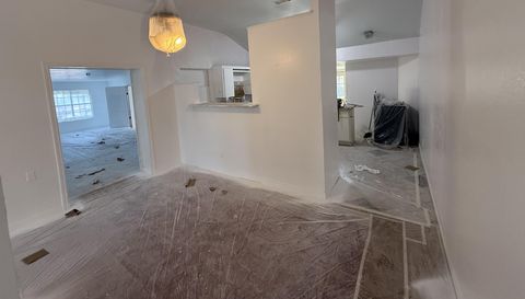 4908 S Clear Creek Rd