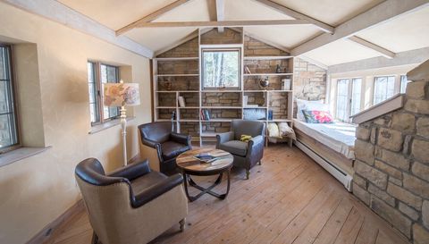 801 Pine Cone Trail N