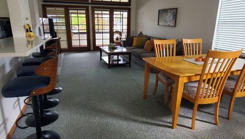 2924 Cottage Grove Ct