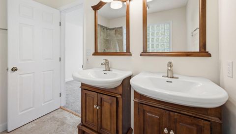 29 Small Mountain Dr