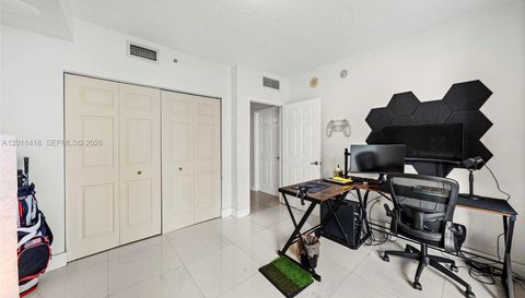 275 Ne 18th St