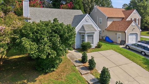 4902 Heritage Woods Ct