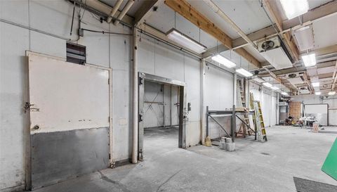 701 E Pearce Boulevard