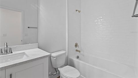 810 W 24TH STREET