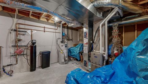 698 Shardlow Place NE