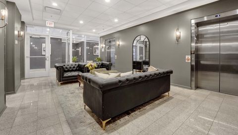 1134 W Granville Avenue