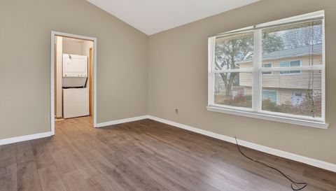 1464 A NE PINE LOG RD