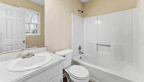 2653 Laurel Woods Ln SE