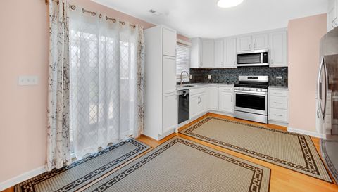 327 N Pershing Avenue