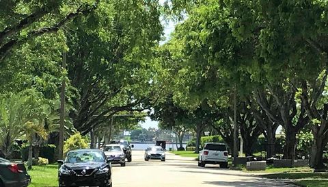 376 Forest Hill Boulevard