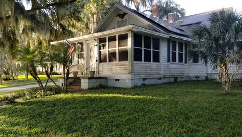 305 LAKESIDE AVENUE