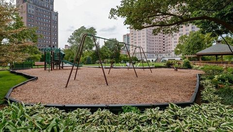 5555 N Sheridan Road