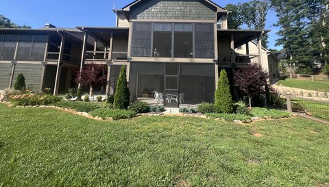 1052 Porter Creek Dr