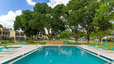 547 North Pine Island Road