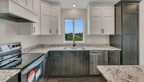 1013 26th Street Loop N