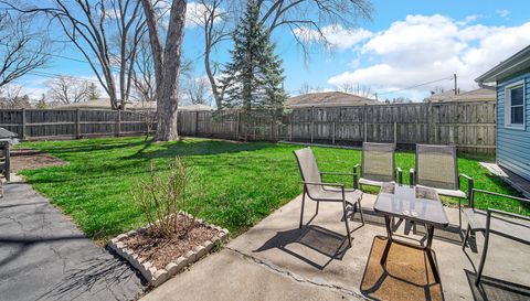 327 N Pershing Avenue