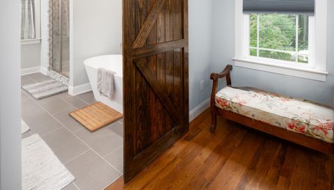 698 Maple Springs Ln