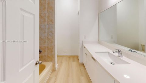 372 Ne 26th Pl