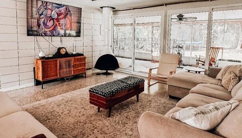 46 Palm Dr