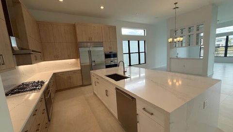 9516 Riverside Pk Dr