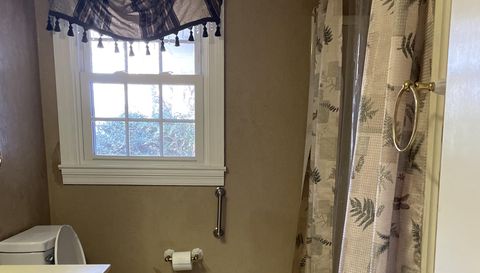 3806 Claridge Road North