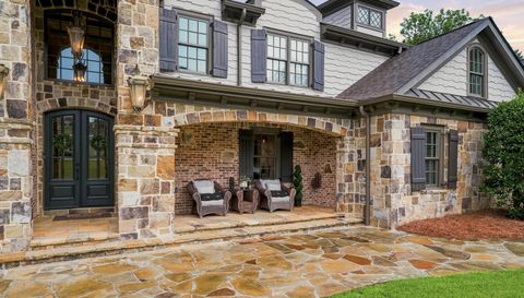 570 Creekwood Dr