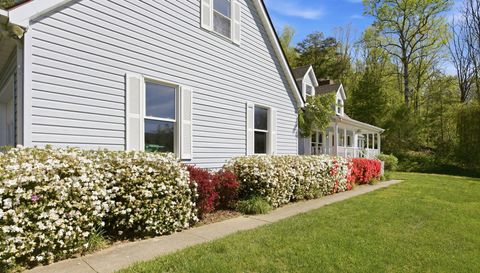 29 Small Mountain Dr