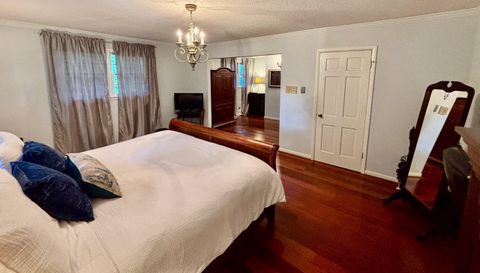 5911 N Shenandoah Rd