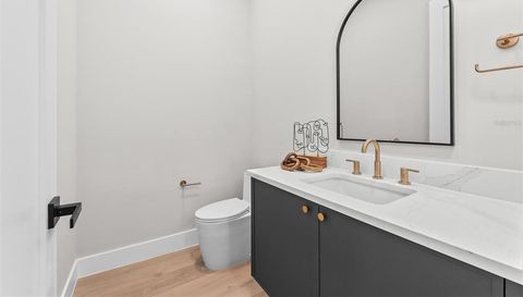 1326 W NEW HAMPSHIRE STREET