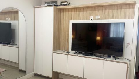 1305 W 53rd St APT 102