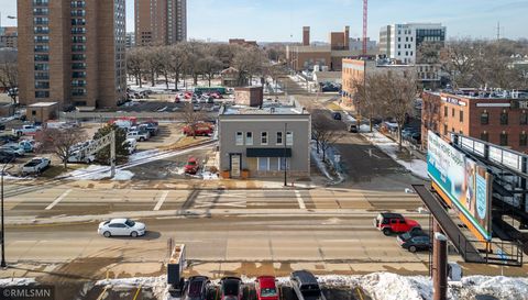 223 Broadway Avenue N