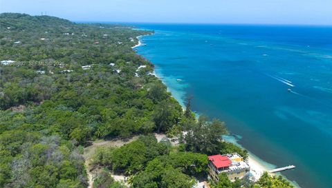 Roatan Island At Caribbean, Honduras