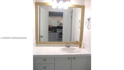 100 Lincoln Rd