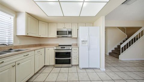 2617 BARKSDALE COURT