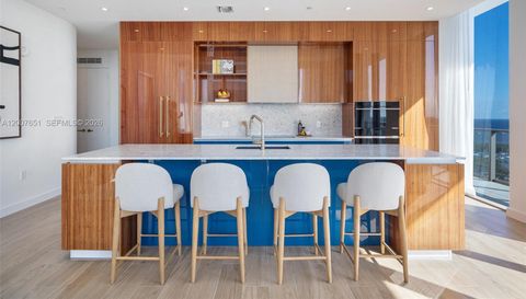 2655 Bayshore Dr