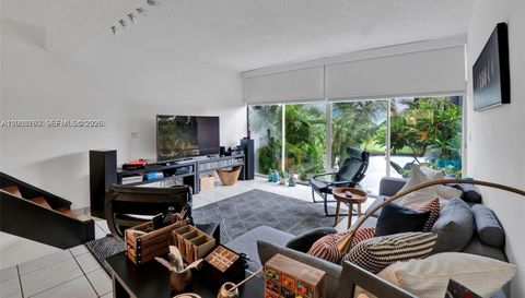 6821 Brookline Dr