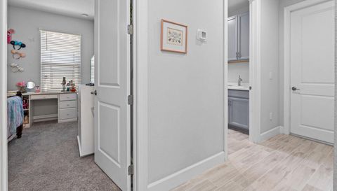 4512 CRESTPOINT Wy
