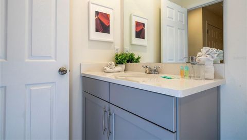 1692 TROPICAL PALMS CIRCLE